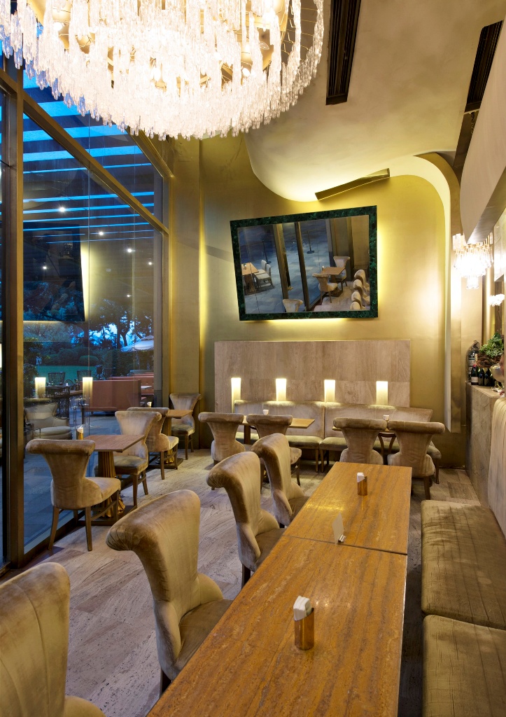 LUSSO-INTERIOR-1.jpg